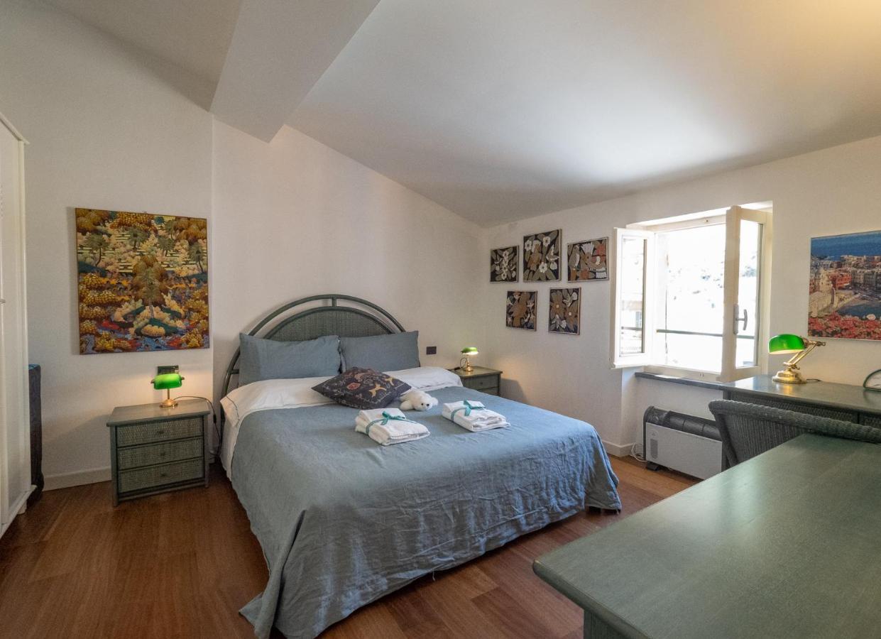 Lassu Apartment With View Vernazza Esterno foto