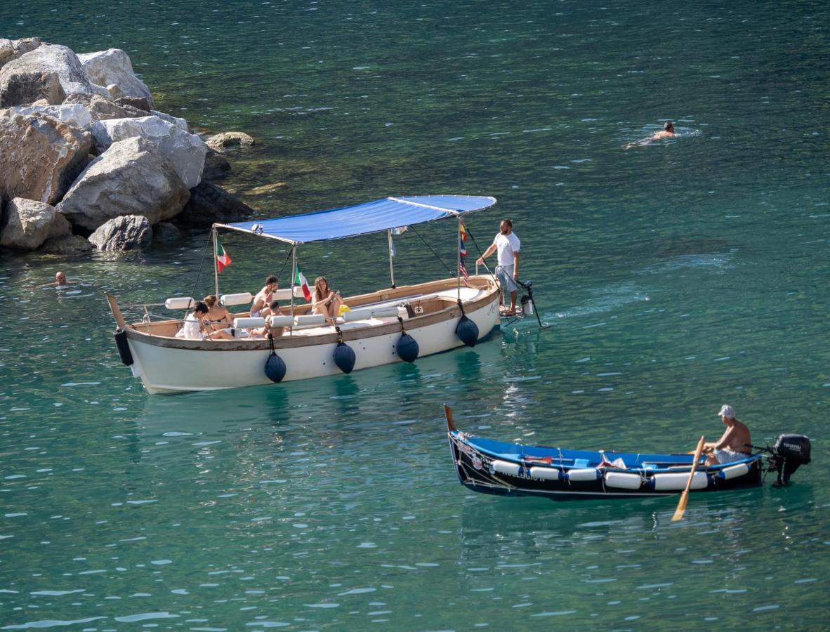 Lassu Apartment With View Vernazza Esterno foto